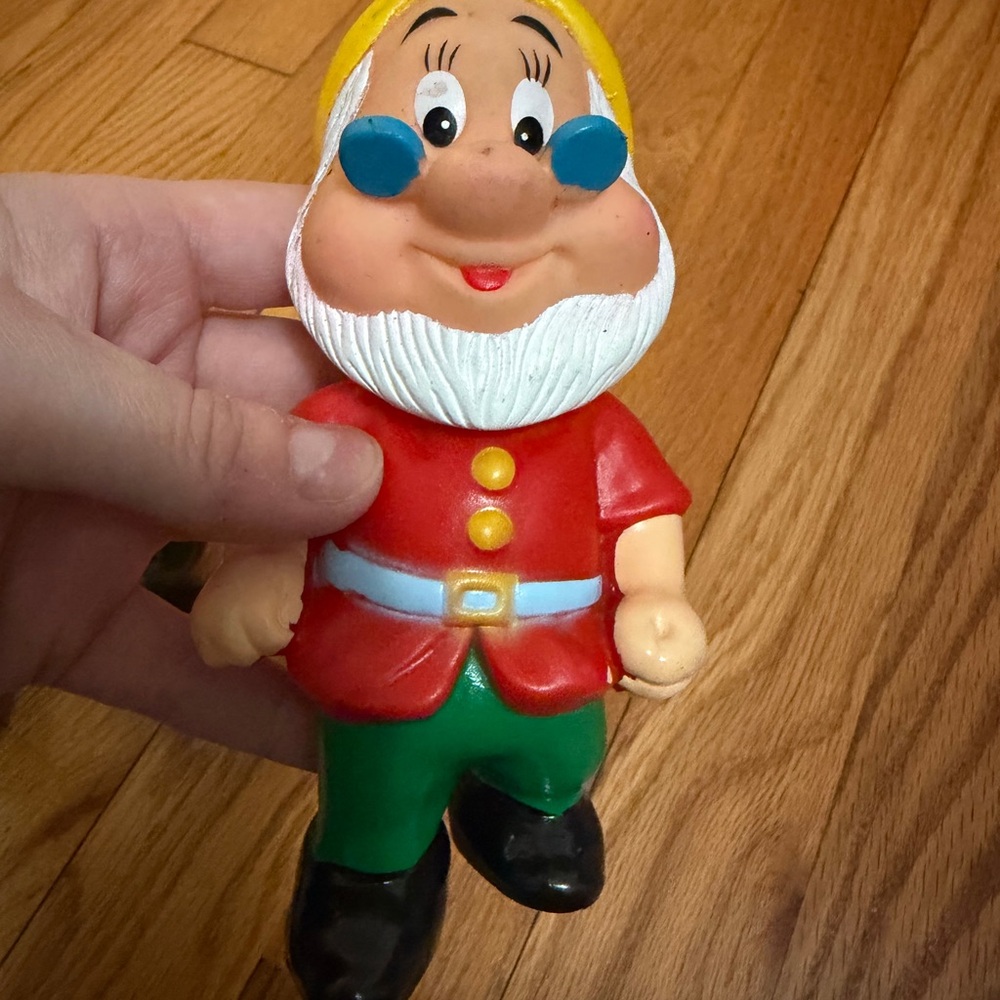 Vintage Colorful 7 Dwarf Figurine Set - Picture 2 of 7